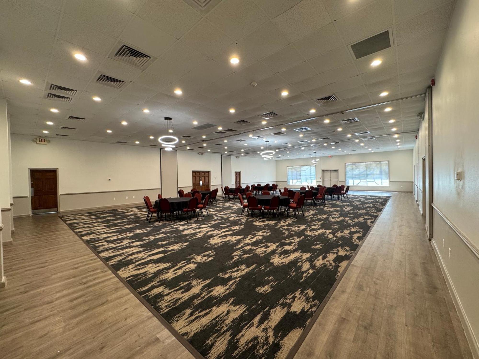 Clarion Inn & Suites Dothan South Экстерьер фото
