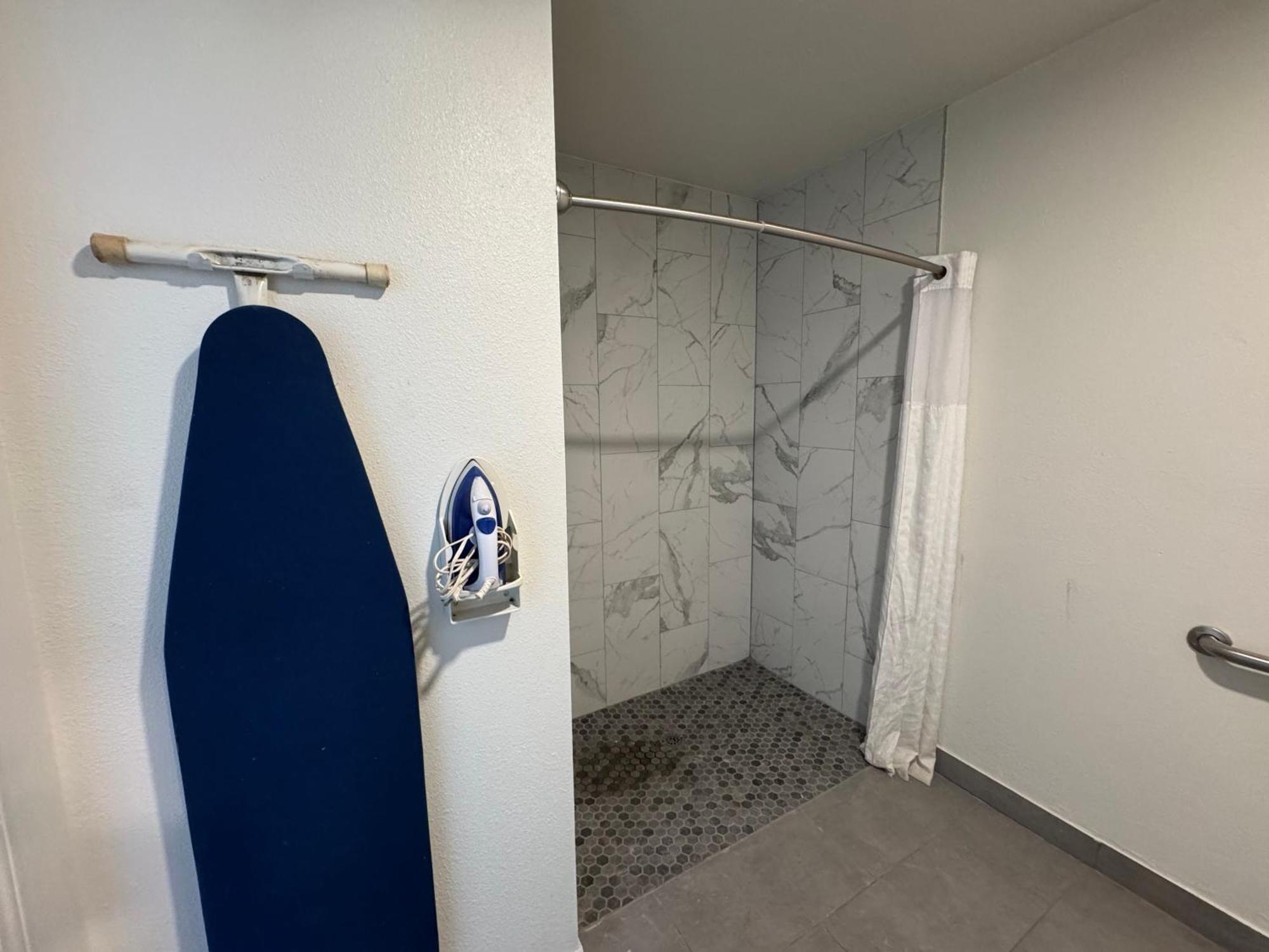 Clarion Inn & Suites Dothan South Экстерьер фото