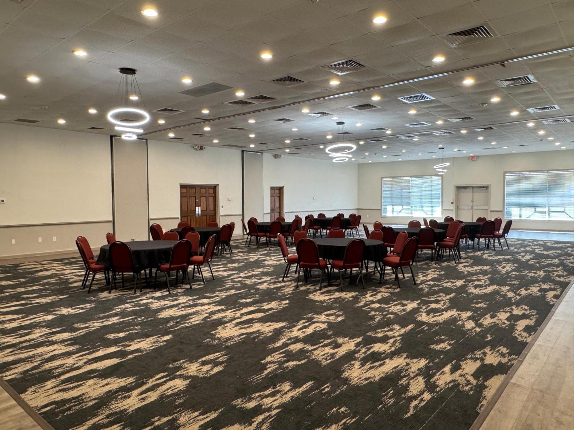 Clarion Inn & Suites Dothan South Экстерьер фото