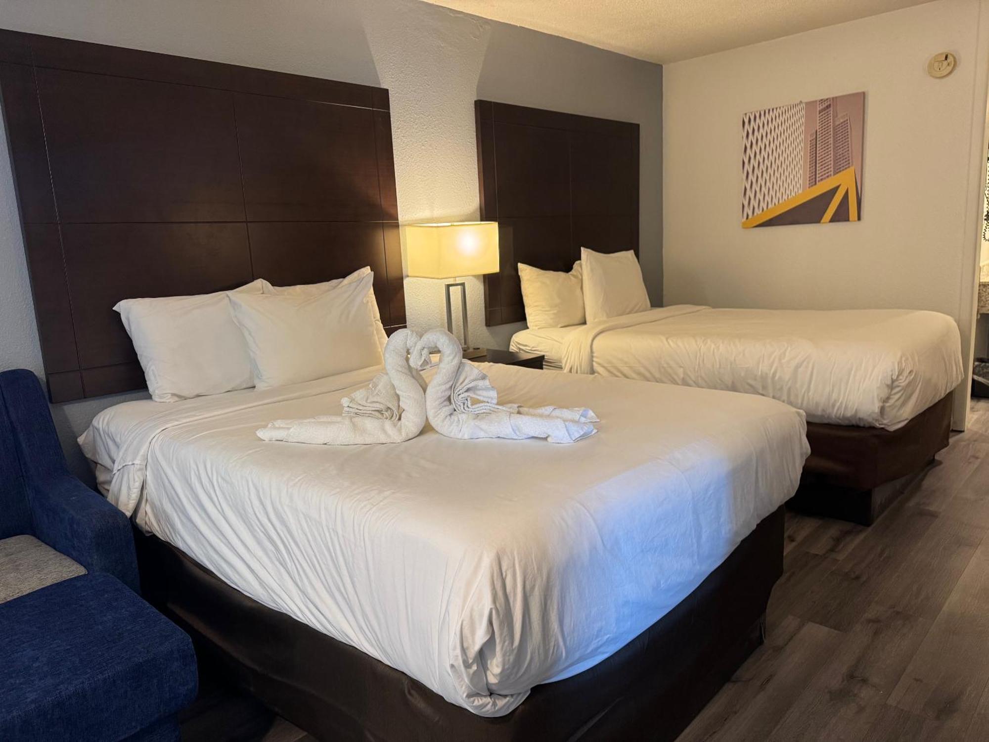 Clarion Inn & Suites Dothan South Экстерьер фото